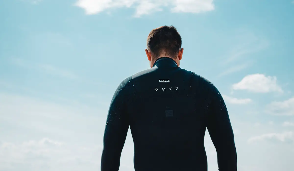 What is a Zipless Wetsuit? (Tips and Tricks)